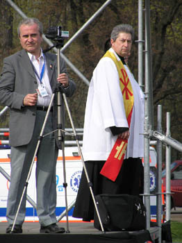 Videokameraman internetovej televízie v akcii