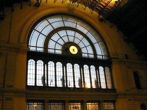 Budapešť, železničná stanica Keleti. Z Bratislavy sa na Filmszemle cestuje najlepšie vlakom.
