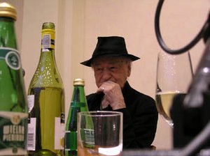 Jonas Mekas na tlačovej konferencii