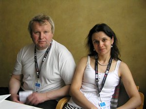 Bieloruská režisérka Volha Dashuk (Kinoamatér), vedľa režisér Viktor Dashuk 