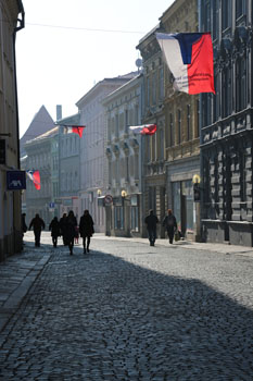 Typická uličná výzdoba v Jihlave koncom októbra